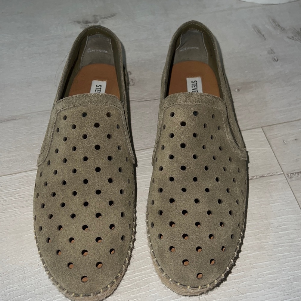 Steve Madden Platformed Flats